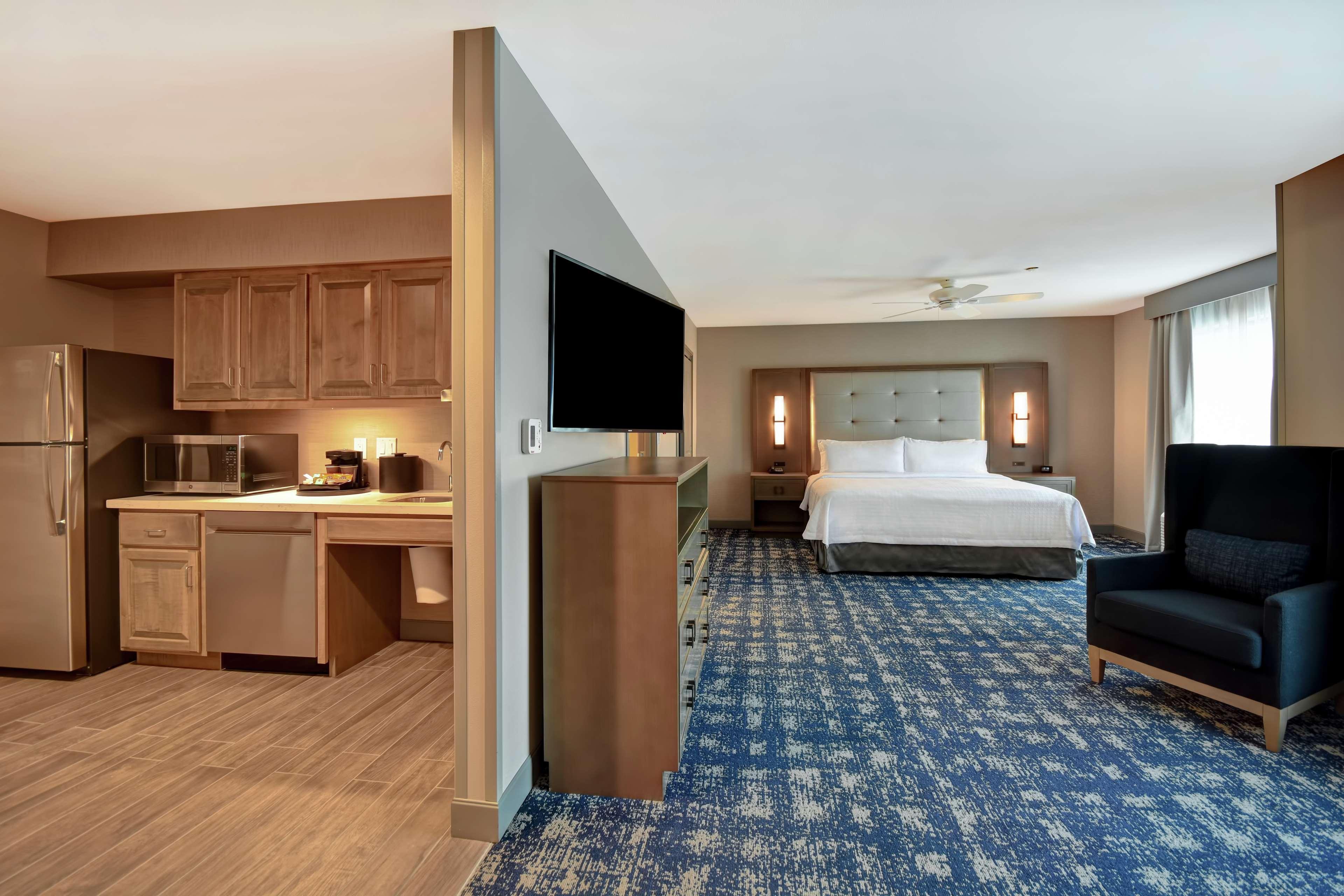 Homewood Suites By Hilton Orange New Haven Exterior photo