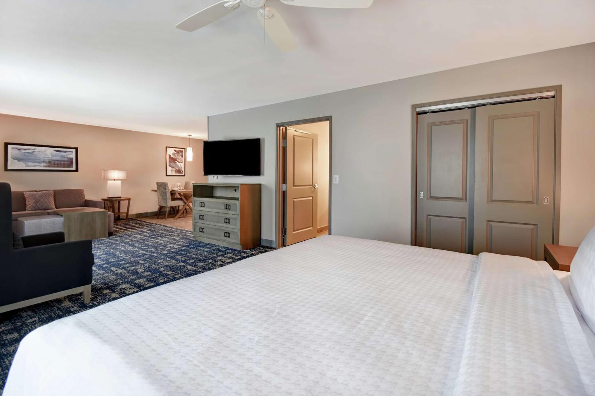 Homewood Suites By Hilton Orange New Haven Exterior photo