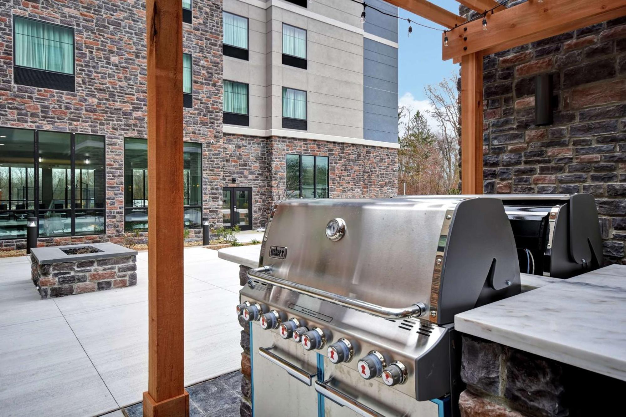 Homewood Suites By Hilton Orange New Haven Exterior photo